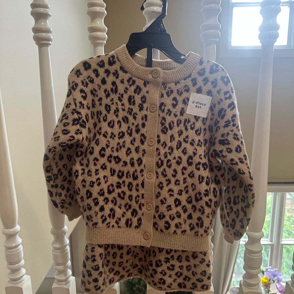 Old Navy Tan Leopard Print Knit Matching Set with Pink Accents